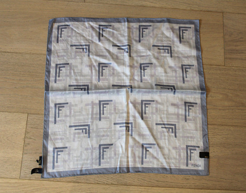 Sciarpa fendi nuova con - fendi,
